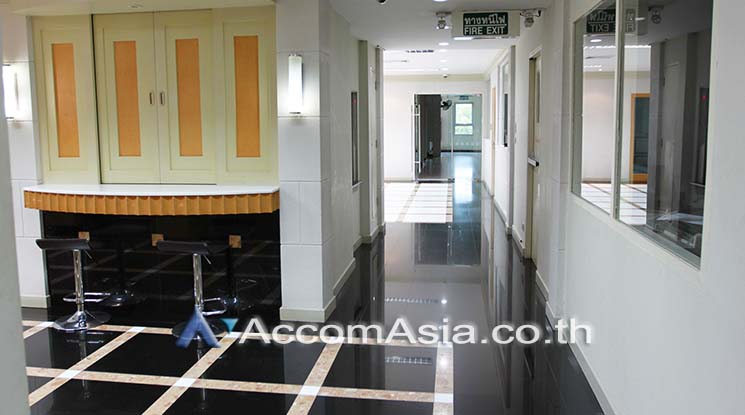 9  Office Space For Rent in Sukhumvit ,Bangkok BTS Ekkamai at Compomax Building AA18840